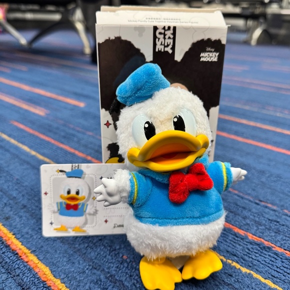 POPMART Mickey Family- Donald Duck - Picture 1 of 1